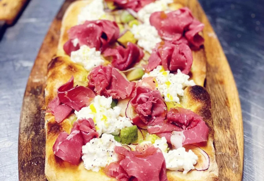 Barone cocktail and food